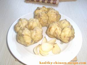 Lily Bulb Recipe, Chinese Medicinal Food. Relieve cough, cure insomnia in summer.