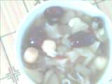 Healthy Chinese Recipe: White Fungus Pear Lotus soup